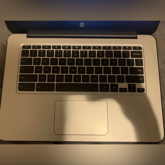 im selling an hp laptop.